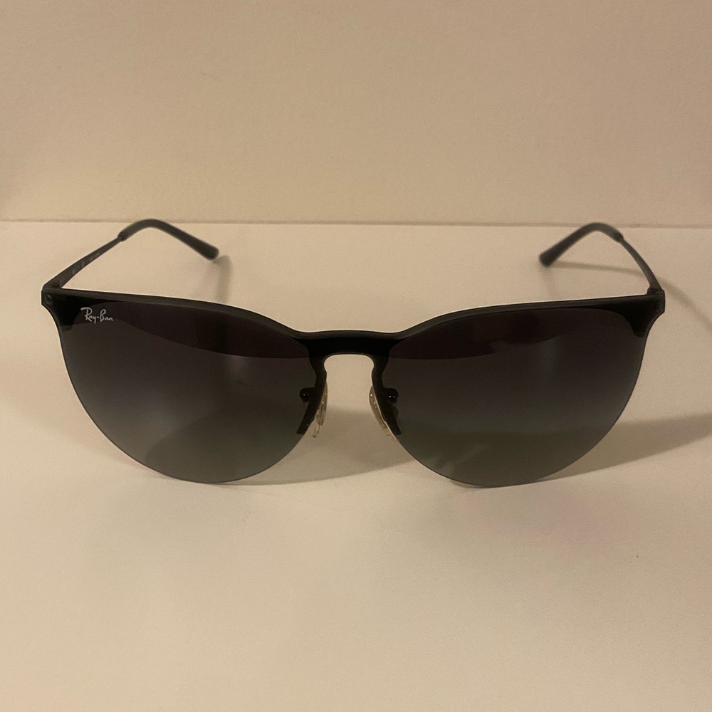 Ray-Ban Black Sunglasses